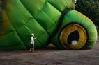 Dzisiaj w parku. Wielka żaba – balon.