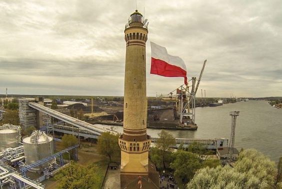 Flaga Świnoujścia na Latarni 
